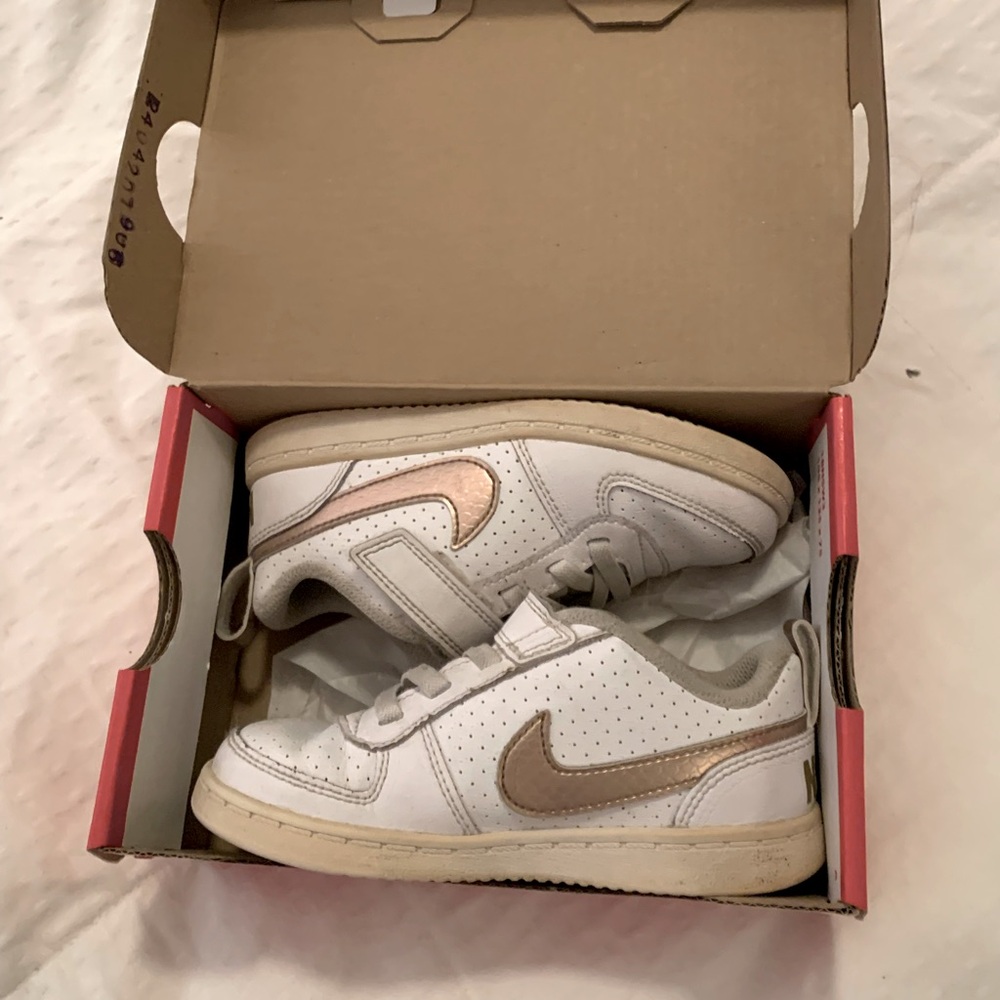 Nike metallic Girls Shoes - Court Borough - Picture 2 of 5